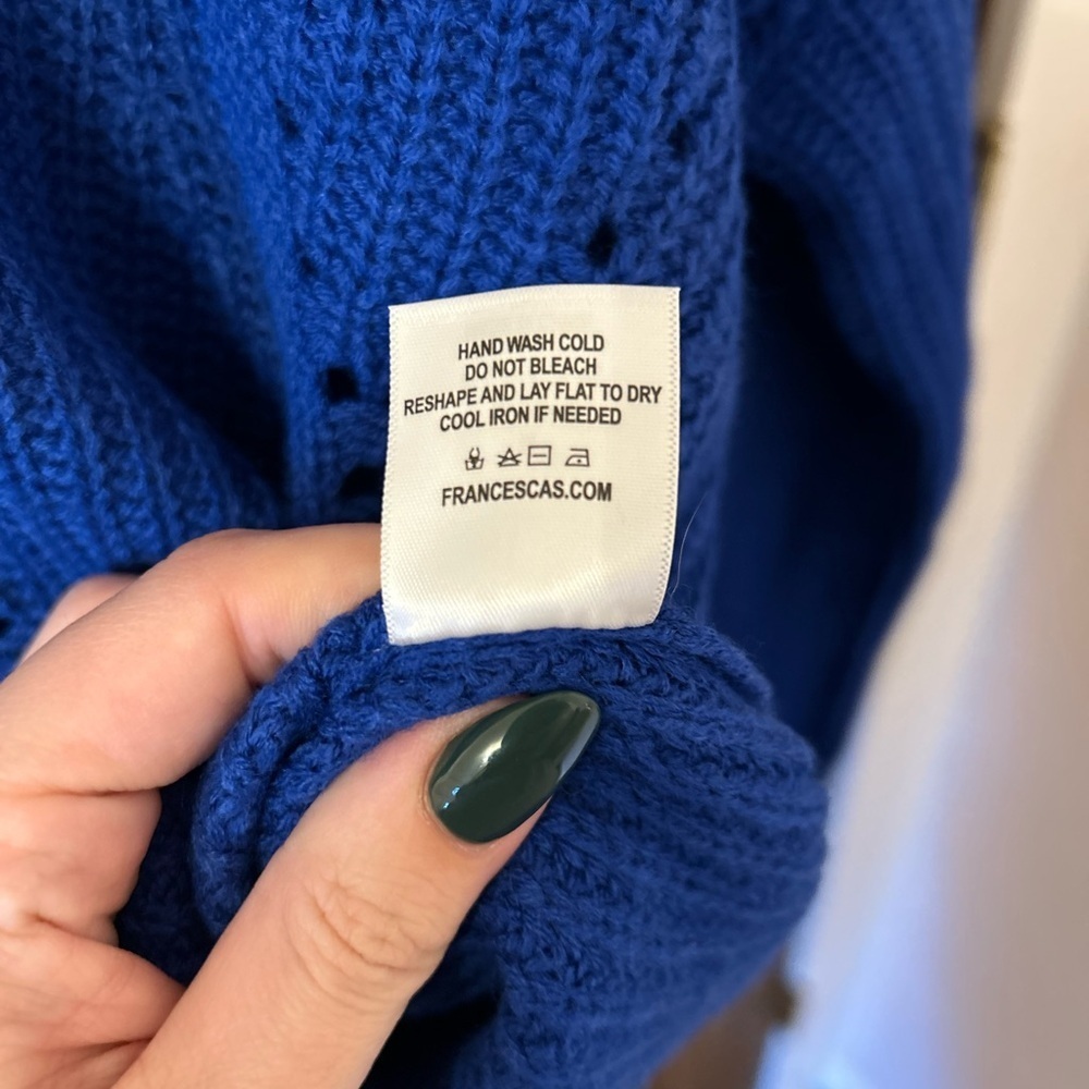 Blue Rain Francesca’s Royal Blue V-Neck Knitted Sweater Women’s Medium NWOT - Picture 6 of 7